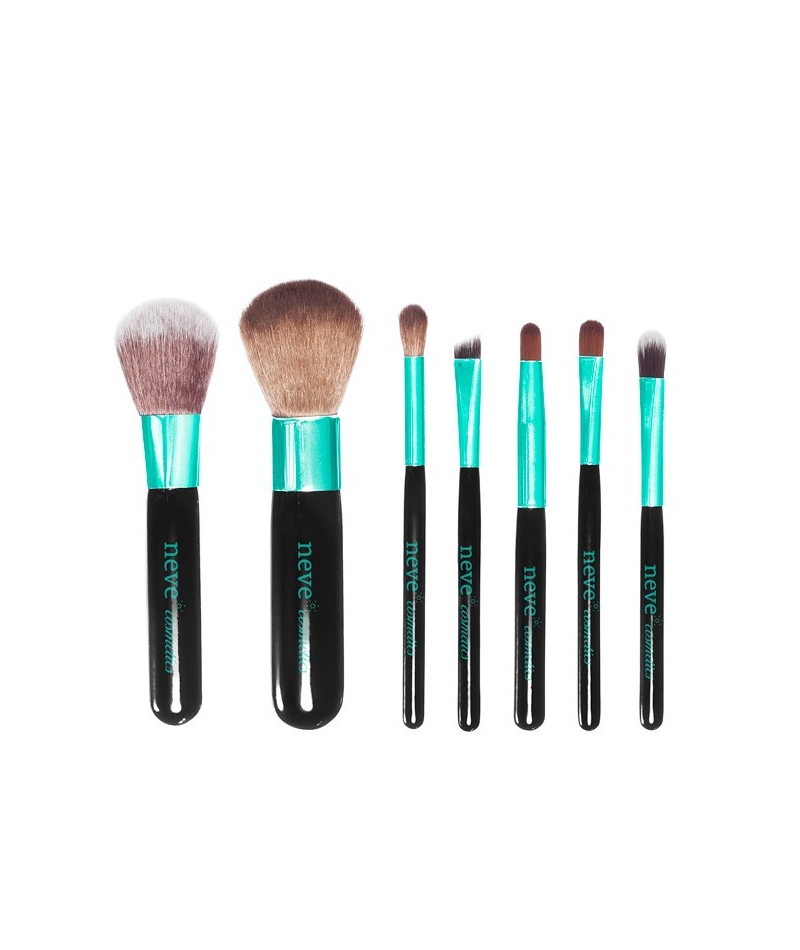 Aqua Makeup brush set: All you need