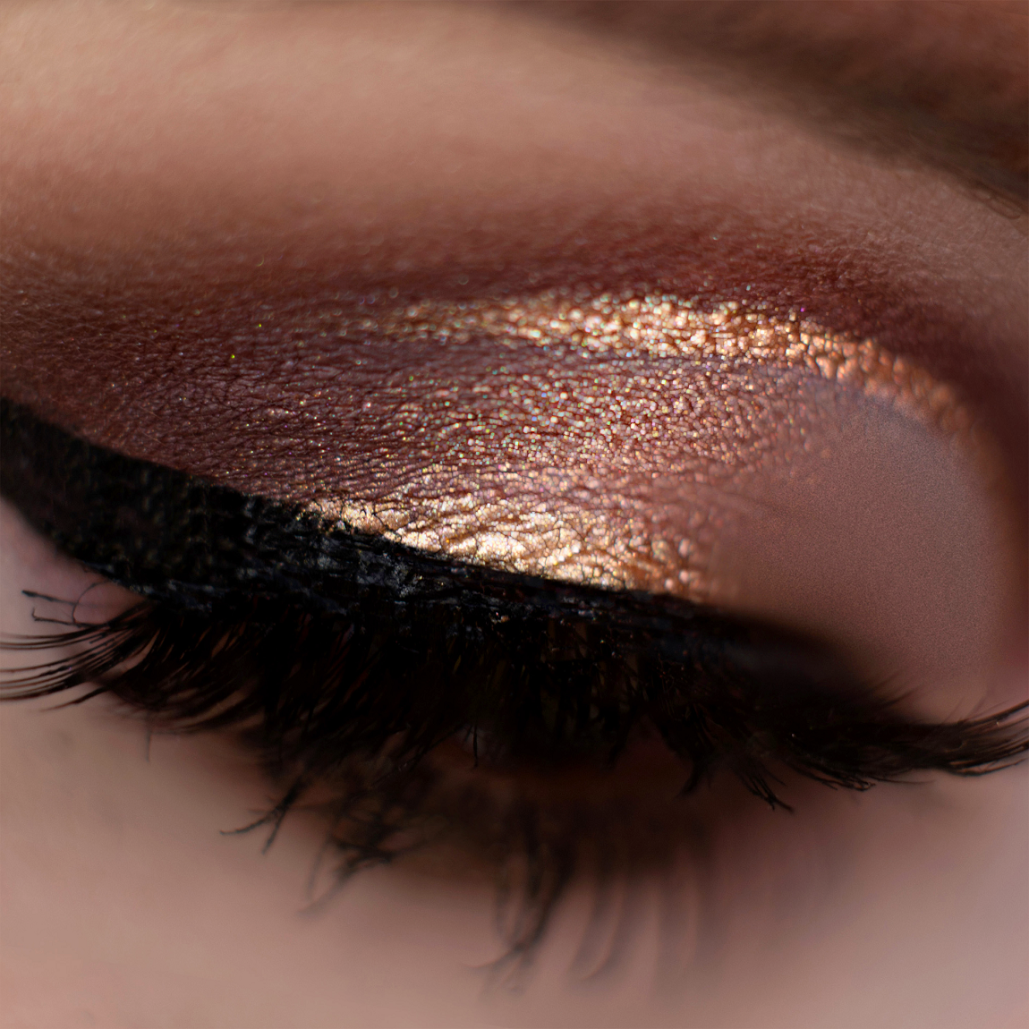 Detail illuminating eye makeup created with Neve Cosmetics pigments